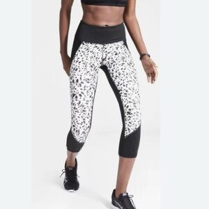 Athleta Printed Stealth TruCool Capri Legging Misses size S